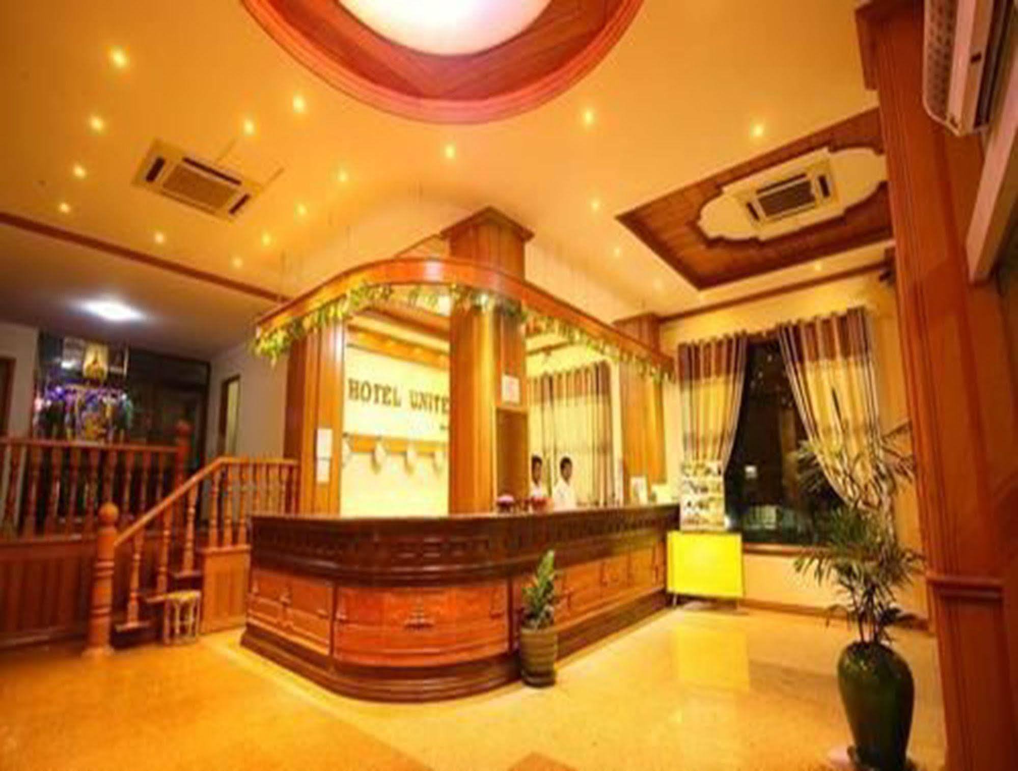Hotel United Mandalay Exterior foto